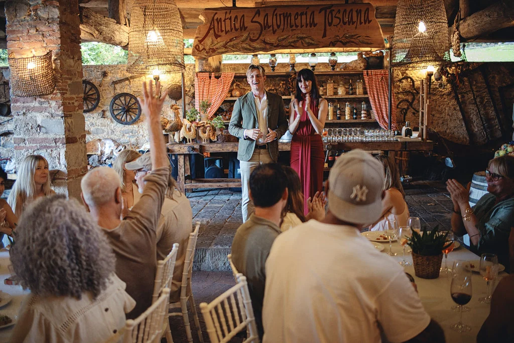 Hochzeitsfotograf Toskana – gemeinsames essen zur hochzeit | Markus Schwarze