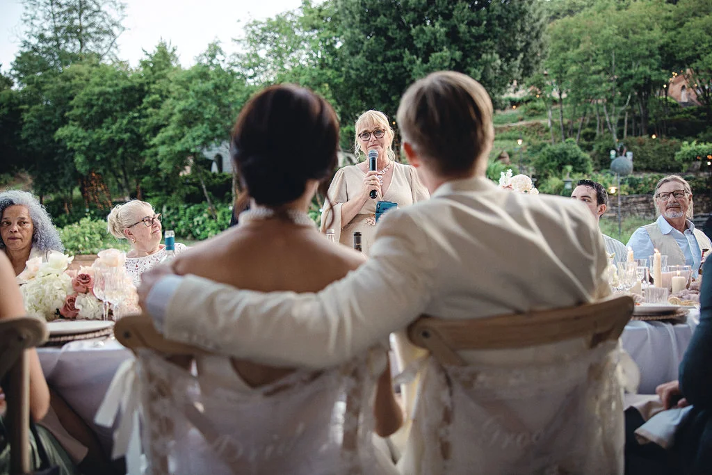 Hochzeitsfotograf Toskana – brautpaar in der landschaft | Markus Schwarze