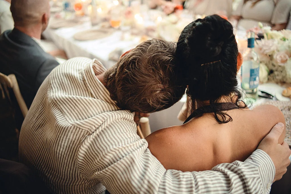 Hochzeitsfotograf Toskana – hochzeitstisch und blumendeko | Markus Schwarze