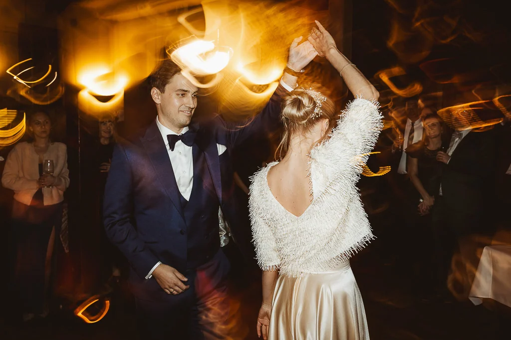 Zwischen Wasserturm und Heide – hochzeit gut thansen tanz | Markus Schwarze