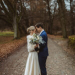 Leonie und Sven beim romantischen Paarshooting in der Natur